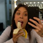 Marcella Landeiro Instagram - 6 semanas, 5 cidades, 19 apresentações. nunca fui tão feliz. pra mim o palco é o melhor lugar do mundo, e que sorte a minha passar essa temporada ao lado dessas 3 mulheres tão admiráveis: @gabrielaleitelima @jackyleal e @thaiskuwae 🥹 teve muito choro, muita risada, muita sintonia, muito acolhimento, crescimento, amadurecimento, reconhecimento, cura, doação, respeito, carinho, memes e roxos. um agradecimento especial ao muso ensaiador @gleyssonmoreira que tem a mente mais criativa, pirada e bonita que já vi. te ver existir é um privilégio e ter seus olhos me guiando é uma honra. 🤤 gratidão imensa à equipe que tornou isso possível: @verabicalho @henriquerodovalho @marcidornelas @carvalhogisele @sergioteatro obrigada @quasarciadedanca obrigada @sesisp obrigada jesusinho. 🥹🫶🏼