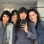 Marcella Landeiro Instagram - 6 semanas, 5 cidades, 19 apresentações. nunca fui tão feliz. pra mim o palco é o melhor lugar do mundo, e que sorte a minha passar essa temporada ao lado dessas 3 mulheres tão admiráveis: @gabrielaleitelima @jackyleal e @thaiskuwae 🥹 teve muito choro, muita risada, muita sintonia, muito acolhimento, crescimento, amadurecimento, reconhecimento, cura, doação, respeito, carinho, memes e roxos. um agradecimento especial ao muso ensaiador @gleyssonmoreira que tem a mente mais criativa, pirada e bonita que já vi. te ver existir é um privilégio e ter seus olhos me guiando é uma honra. 🤤 gratidão imensa à equipe que tornou isso possível: @verabicalho @henriquerodovalho @marcidornelas @carvalhogisele @sergioteatro obrigada @quasarciadedanca obrigada @sesisp obrigada jesusinho. 🥹🫶🏼