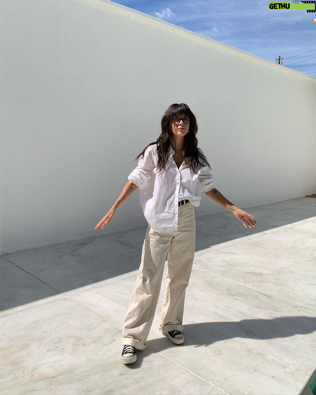 Marcella Landeiro Instagram - sim, eu uso esse look todos os dias 🤓