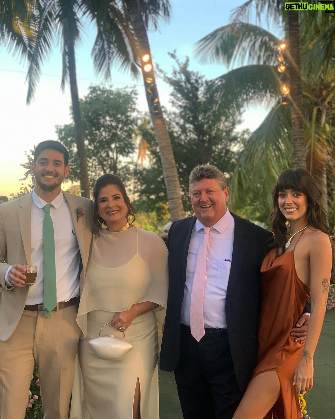 Marcella Landeiro Instagram - carrossel casamenteiro