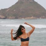 Marcella Landeiro Instagram - até um dia nublado no rio é bonito 😮‍💨 biquíni: @tahoe.brand óculos: @zerezes