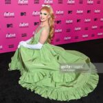 Marcia Marcia Marcia Instagram - I felt so beautiful on the red carpet of the @rupaulsdragrace season 15 premiere thanks to this BEAUTIFUL gown made by @gloria_swansong 💚💖 Remember to tune in TONIGHT at 8pm for the 2-hour premiere on @mtv!! #dragrace 🏁 📸: @gettyimages New York, New York