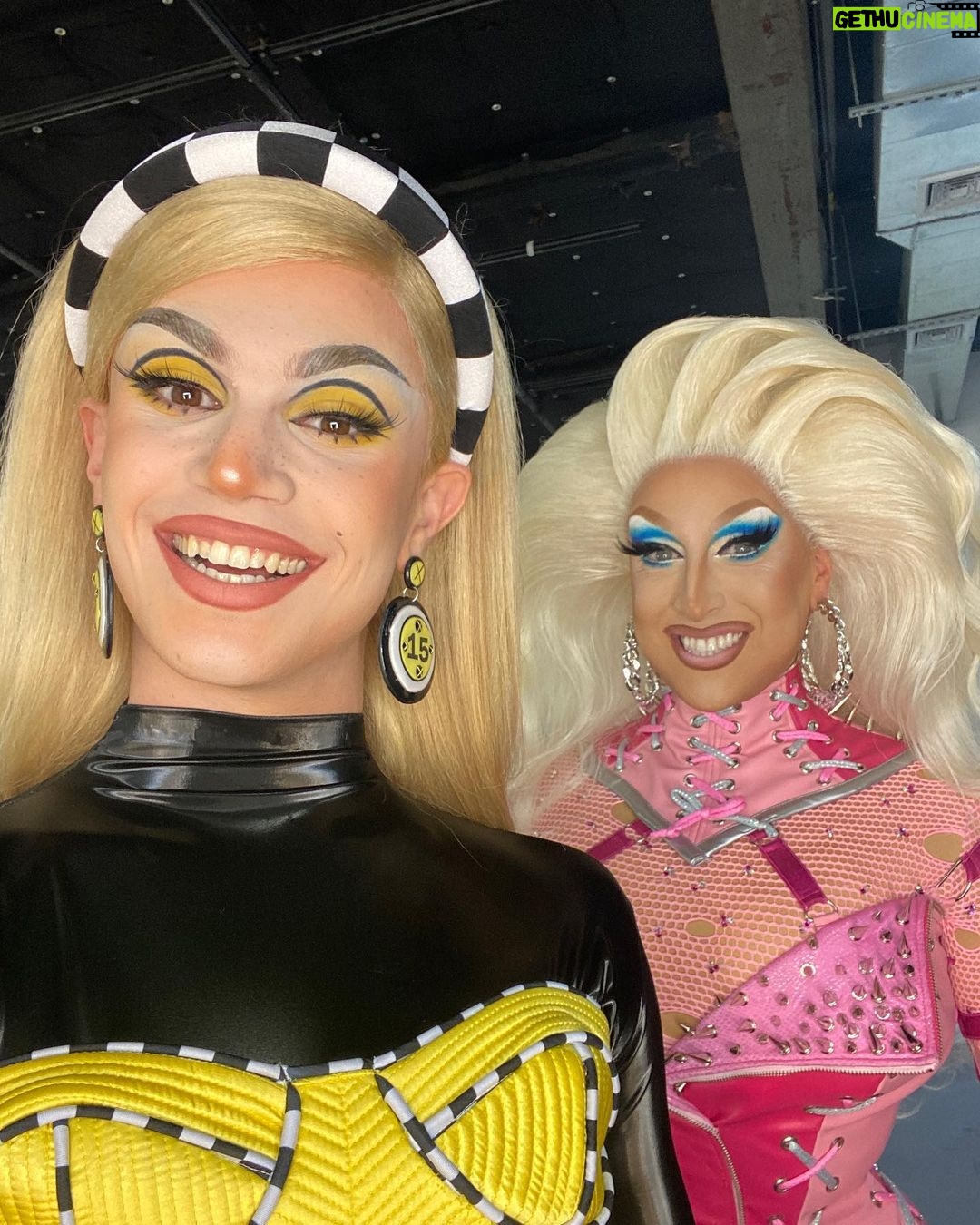 Marcia Marcia Marcia Instagram - CLOCK the song playing during my shoot 😍 Some Promo/Ruveal BTS 💛🖤💛🖤 #rupaulsdragrace #promo New York, New York