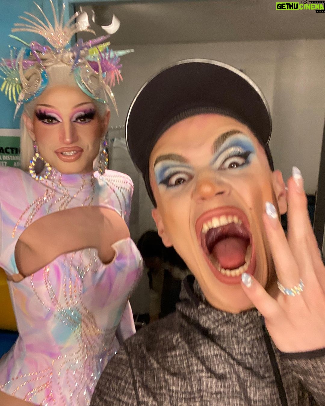 Marcia Marcia Marcia Instagram - CLOCK the song playing during my shoot 😍 Some Promo/Ruveal BTS 💛🖤💛🖤 #rupaulsdragrace #promo New York, New York