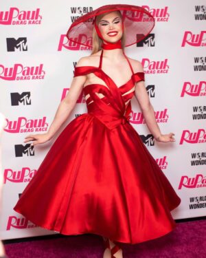 Marcia Marcia Marcia Instagram - I felt so beautiful at the @rupaulsdragrace finale♥️ 
Grateful for the opportunity to show growth and evolution, while celebrating some timeless fashion references. 
Photos: @davidelaffe 
Dress: @gloria_swansong 
Hat: @samuel_snodgrass 

#dragrace