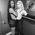 Marcia Marcia Marcia Instagram - Singing directly to @itstayce 🩵🤭 3 Dollar Bill