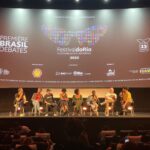Mari Oliveira Instagram - tem coisa que só passar a semana no cinema assistindo sete longas e alguns curtas pode curar. maior respeito e amor pelo nosso cinema nacional e o festival do rio ♥️ Festival Do Rio
