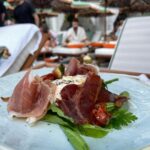 Mari Oliveira Instagram - manhã deliciosa na piscina mais icônica do rio de janeiro 💛 #100DoCopa Belmond Copacabana Palace