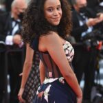 Mari Oliveira Instagram - o 779 tá passando longe agora, né? de anchieta pra première do filme "Tre Piani" no @festivaldecannes 2021✨ • cabelo milagroso @solucoescapilares.hs • beleza guiada por @_danielleleone e produtos @jolijolimakeup • styling @predoazevedo • obrigada @zanyassessoria e @maisagouveiaestilista pelo vestido de princesa. obrigada @gua_________ pela joia, atenção e compartilhar comigo a alegria desse dia tão especial.