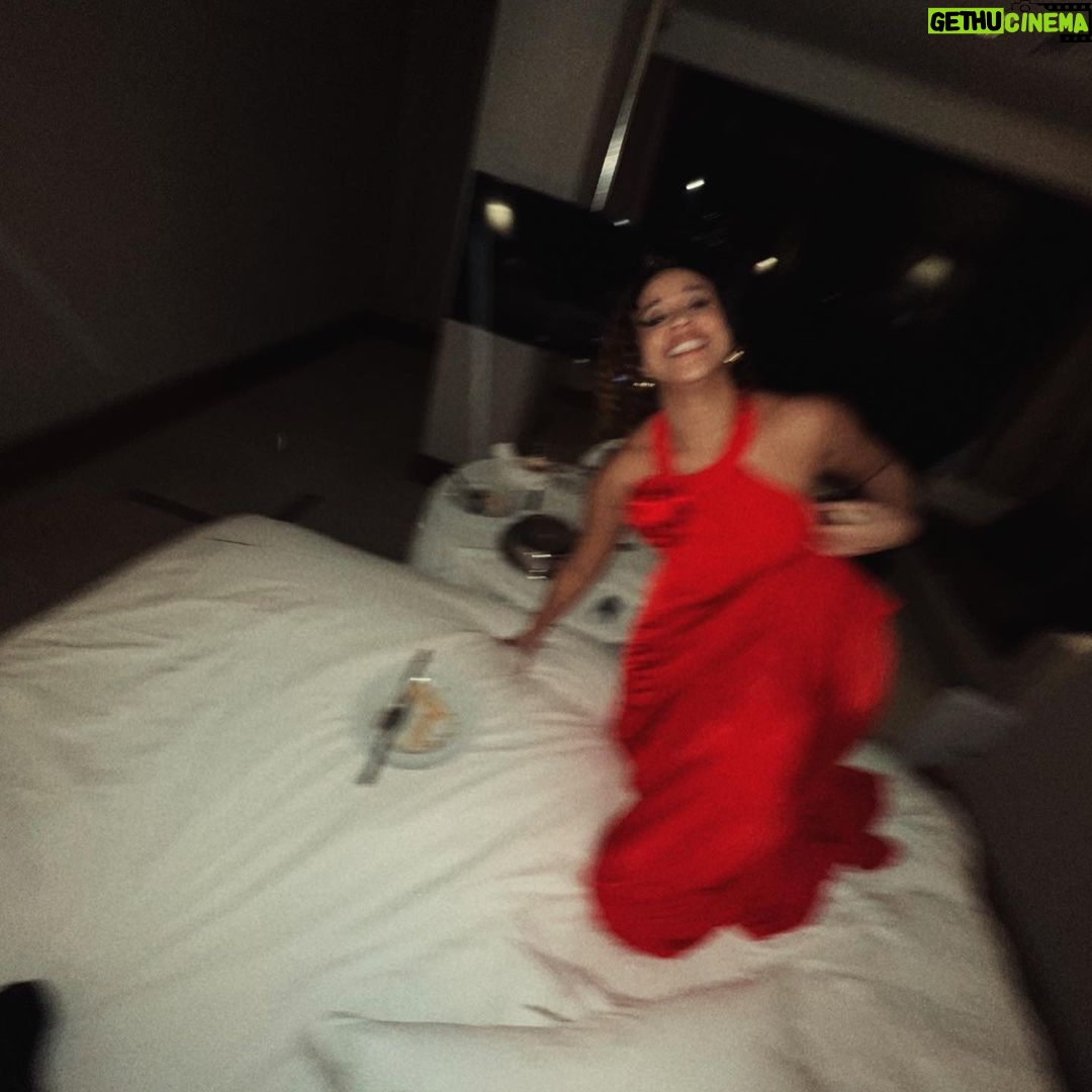 Mari Oliveira Instagram - dump de quando fui feliz no @tivolimofarrej