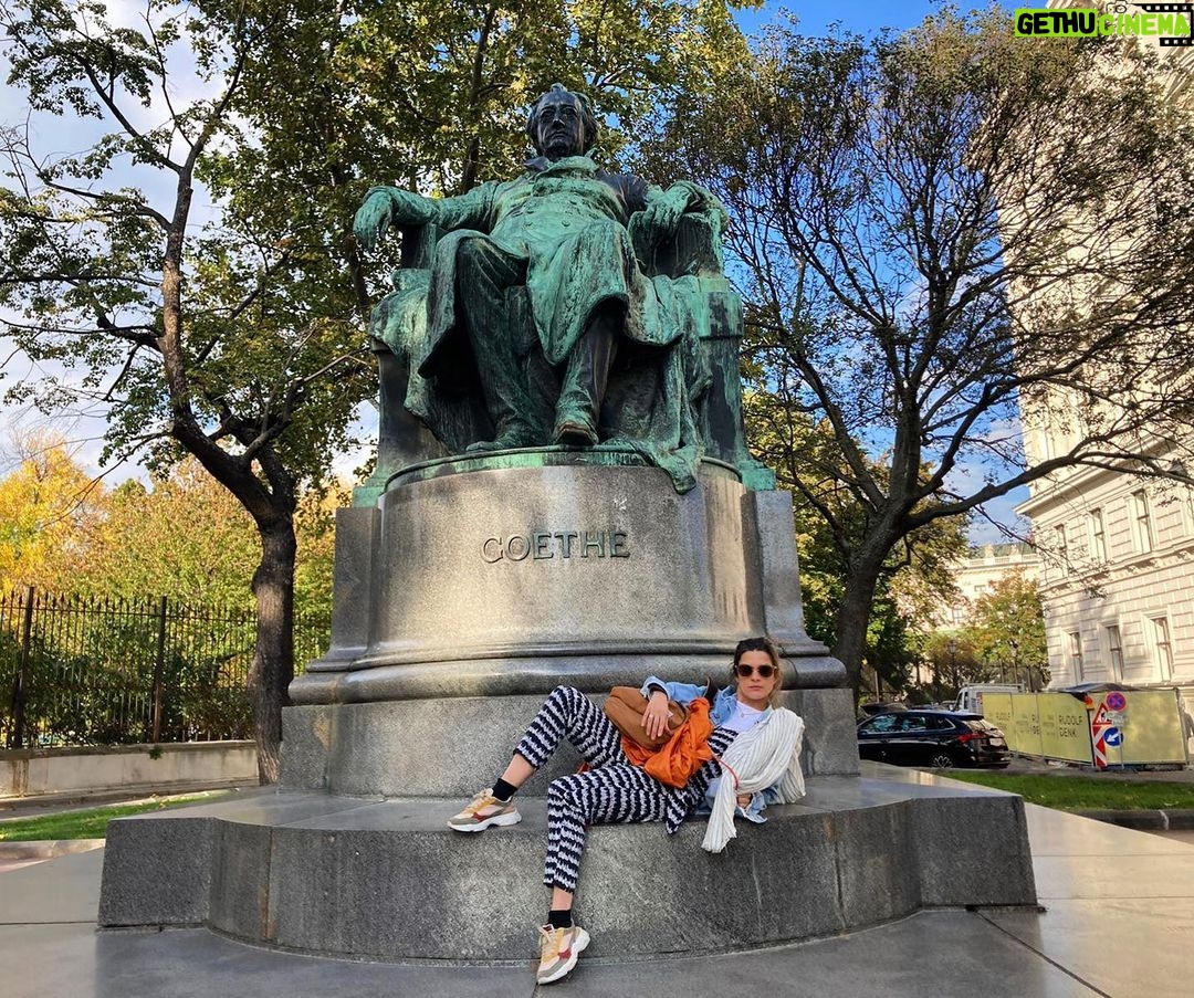 Maria Eduarda Machado Instagram - Que mané stories, isso aqui é um post, um postão! Vienna, Austria