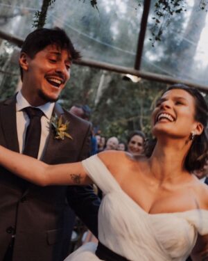Maria Eduarda Machado Instagram - Duda e Alexis são a tradução da energia que contagia, da força e intensidade de se jogar, ser e amar!

Que felicidade poder viver esse dia ao lado de vocês, contando com muita verdade cada detalhe desse dia que arrancou tantas lágrimas e gargalhadas emocionadas, suspiro só de lembrar. Pareceu um sonho, mas foi real! temos muitas fotos pra contar!

💫