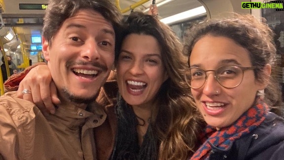 Maria Eduarda Machado Instagram - Estamos em Berlin. Mas com a @anitabovino podia ser em qualquer lugar. ❤️ Obrigada, Judith! Um beijo no Jairo, ass: Marlene Kirche Hl. Sava (Berlin)