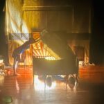 Maria Eduarda Machado Instagram - ÚLTIMAS SEMANAS da nossa temporada de @aindasobreacama no @tusp.teatrodausp . Quem ainda não veio, vem ver que está acabando. Mais duas semanas! Vem! ⚡️ Temporada de 16/11 a 17/12. ⏰ Quinta a sábado 20h. Domingos 18h. 📍 TUSP - Teatro da USP Rua Maria Antônia, 374, São Paulo. Recomendação: 18 anos 🔴 Ingressos no sympla link na bio de @aindasobreacama. TUSP - Teatro da Universidade de São Paulo