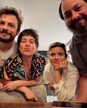 Maria Eduarda Machado Instagram - Uma paixão: teatro 
Uma ofício eterno. Uma energia revigorante. Fazer teatro é perigosamente maravilhoso. Obrigada aos palcos por tanto aprendizado. ❤️
#diadoteatro