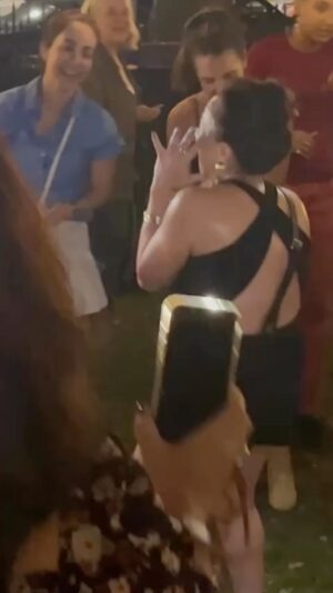 Maria Hinojosa Instagram - Me dancing like no one is filming. Lol