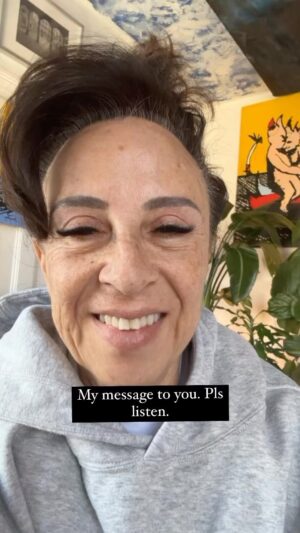 Maria Hinojosa Instagram - Pls listen. Por plis. No make up message 🤓https://podcasts.apple.com/us/podcast/latino-usa/id79681317