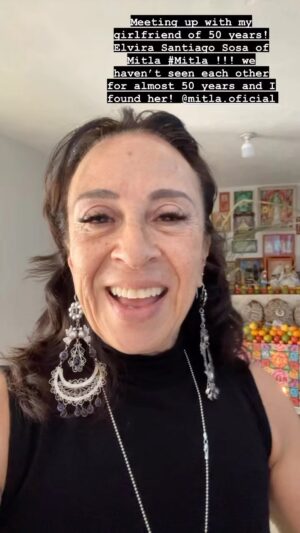 Maria Hinojosa Instagram - Amigas! From Mitla to NYC for 50 years and finally a reunion! Que viva la amistad! Que vivan las mujeres indígenas! Que viva el pueblo mágico de #Mitla ! Never forget your friends. 🇲🇽🇲🇽🇲🇽 Te amo Elvira!!!