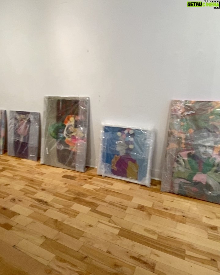 Mariana Mazza Instagram - Prête pour l’expo mardi! MERCI @olicorno ET @institut.national.montreal . MON RÊVE SE REALISE! 😭