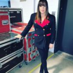 Mariana Mazza Instagram - Y’a des jours ( souvent ) où je ne suis pas satisfaite...mais là dessus, on dirait que j’trippe un peu plus pis ça fait du bien ❤️ merci à @sophiebernier20 pour mon toupet dernière minute.
