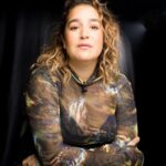 Mariana Mazza Instagram - Ce soir à la @lasemainedes4julie merci à @bertexertier pour la photo. Ccm : @sophiedupuis @nadia_blouin Vêtements : @vangiroux