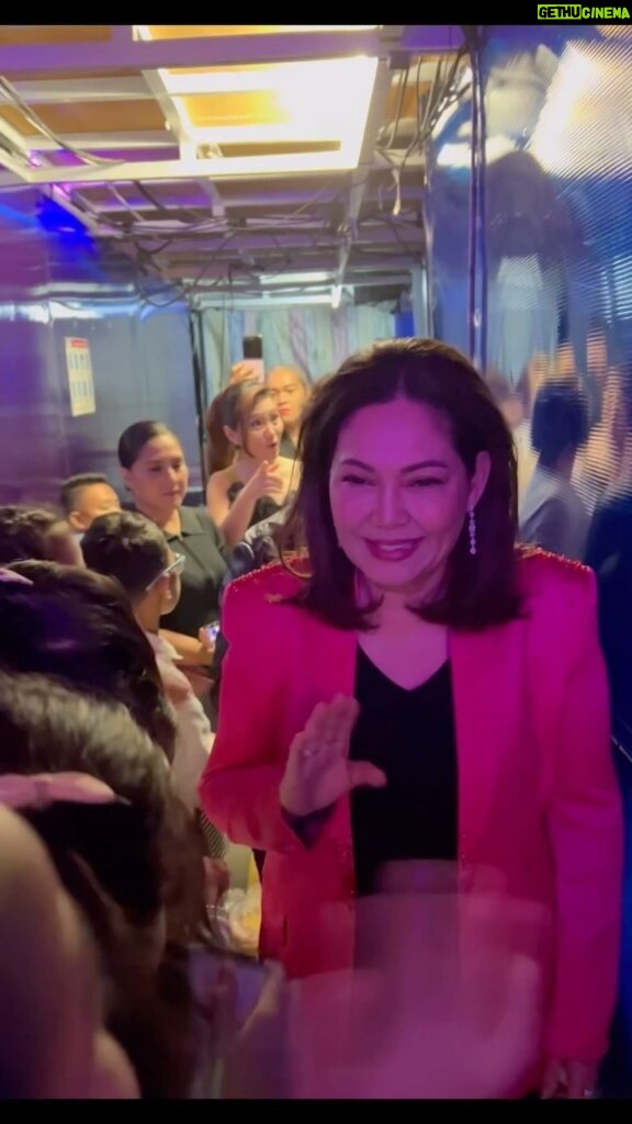 Maricel Soriano Instagram - Thank you so much @itsshowtimena Family!💙💛 #ItsShowtimeReturns #MiniMsUTheCutestFinale @officialmaricelsoriano #MaricelSoriano #B617Management #B617