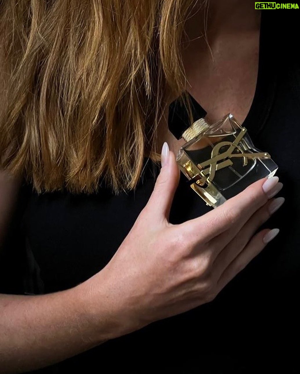 Marina Ruy Barbosa Instagram - É tempo de celebrar com @yslbeauty Libre Eau de Parfum. Dezembro chegou e com ele meu estoque de Libre para presentear quem amo. Um novo ciclo merece a liberdade! #yslbeautybr