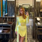 Marina Ruy Barbosa Instagram - ERAS Celebrando 2023 no #CamaroteLife ao lado de @lifebyvivara! ps: estou usando minha coleção assinada: Coloré. Fica a dica para esse fim de ano! :)