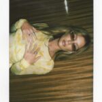 Marina Ruy Barbosa Instagram - ERAS Celebrando 2023 no #CamaroteLife ao lado de @lifebyvivara! ps: estou usando minha coleção assinada: Coloré. Fica a dica para esse fim de ano! :)