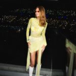Marina Ruy Barbosa Instagram - ERAS Celebrando 2023 no #CamaroteLife ao lado de @lifebyvivara! ps: estou usando minha coleção assinada: Coloré. Fica a dica para esse fim de ano! :)