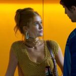 Marina Ruy Barbosa Instagram - Rio Connection! Em 2021, recebi o desafio e um dos presentes mais bonitos da minha carreira: interpretar Ana, uma cantora de boate na década de 70 no Rio de Janeiro que acaba envolvida com mafiosos europeus. Esse que seria meu primeiro trabalho em inglês, um projeto @globoplay e Sony Pictures. Rodamos durante a pandemia, em um ritmo reduzido e com uma frequência diferente, ainda estranha para todos que trabalham com audiovisual. Ana chegou em um sentido contrário e de forma despretensiosa. Ela é determinada, não abaixa a cabeça e exala sensualidade. Finalmente vocês vão poder conhecê-la e desfrutar de sua essência. Ser dirigida pela sensibilidade de @mauro.lima.pavlov nesse trabalho tornou tudo ainda mais especial. Foi especial, intenso e desafiador. Apreciem sem moderação nossa Rio Connection! 🖤 23 de novembro no @globoplay!