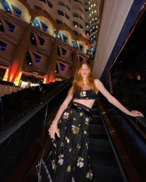 Marina Ruy Barbosa Instagram - 48h in Dubai and Abu Dhabi 💓 um pequeno recorte de dias felizes. vivendo por aí! :)