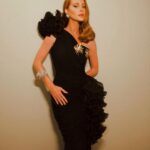 Marina Ruy Barbosa Instagram - a special night with this beautiful @maisonvalentino vintage dress + @lantiquairelamode 🖤