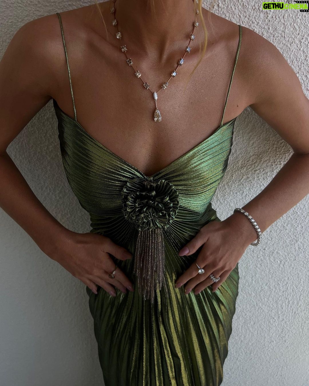 Marina Ruy Barbosa Instagram - In ibiza we say fiesssta š¹ pronta para celebrar a uniĆ£o dos amigos! @celinalocks @ronaldo #crwedding Ibiza, Spain