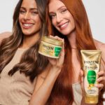 Marina Ruy Barbosa Instagram - Eu amo ser embaixadora @pantenebrasil. Já são tantos anos juntos. Eu e @tinistoessel tivemos a honra de testar em primeira mão a linha Pro-V que recupera até 100% do dano em 3 minutos, uma transformação Pantene que agora está disponível no Brasil inteiro. Conheçam o cronograma! 💛 *Dano à suavidade medido em cabelo com dano químico, térmico e mecânico **vs. shampoo sem ingredientes condicionantes #TransformaçãoPantene #MeuCabeloPodeTudo #publicidade