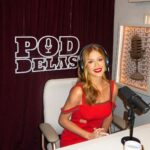 Marina Ruy Barbosa Instagram - O primeiro podcast a gente nunca esquece, né? Amei falar sobre Preciosa, @shopginger e vaaarios outros assuntos ao lado de vocês, @tata @boounzueta. Obrigada por me receberem tão bem e parabéns pelo trabalho lindo que vocês estão fazendo! ♥️