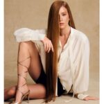 Marina Ruy Barbosa Instagram - Pronta para o verão com @uzashoes! 🤍