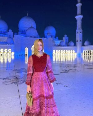 Marina Ruy Barbosa Instagram - 48h in Dubai and Abu Dhabi 💓 um pequeno recorte de dias felizes. vivendo por aí! :)