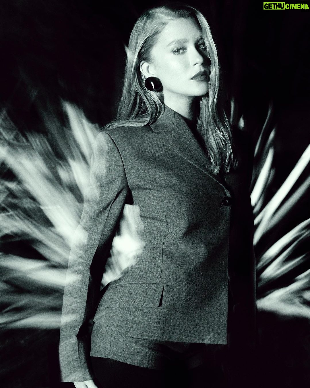 Marina Ruy Barbosa Instagram - Fuzu锚 press day! 馃尓馃枻 @ferragamo Animada em contar essa hist贸ria nos pr贸ximos meses e apresentar Preciosa Montebello pra voc锚s!