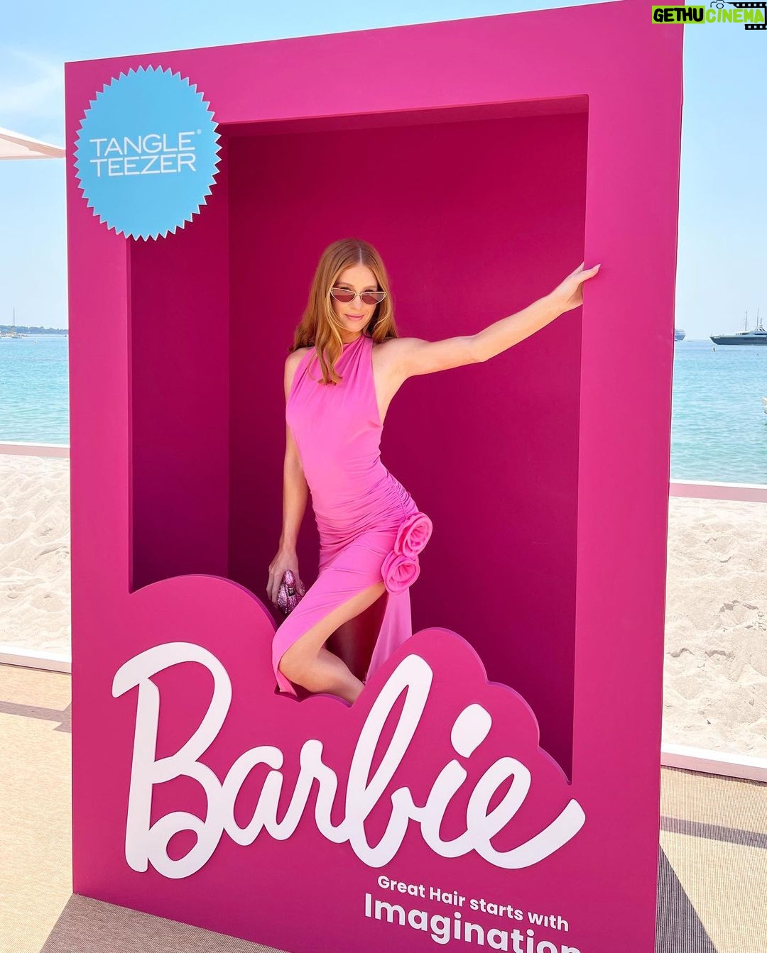 Marina Ruy Barbosa Instagram - i'm your barbie today 🦩 @barbie x @tangleteezer