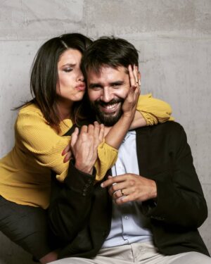 Mario Horton Instagram - "Los simpáticos" #Carolina y #Germán. #edificiocorona