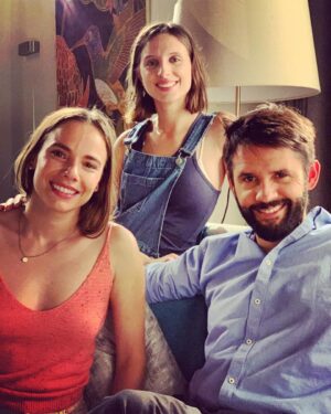 Mario Horton Instagram - "Javiera, Cata y Germán". #edificiocorona
Hoy, nuevo capítulo.