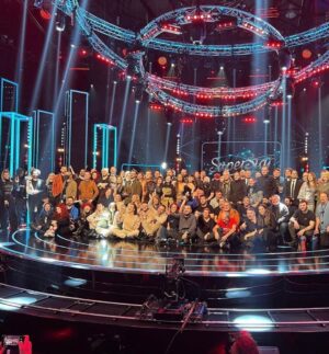 Marius Moga Instagram - 😊It’s a wrap! Mulțumim că ne-ați urmărit într-un număr atât de mare aseară și felicitări tuturor concurenților @superstarromania !
A fost o plăcere să jurizez alături de Smiley, Raluka si Carla’s Dreams. Mulțumesc echipei din emisiune și din spatele ei! 

📸 @razvanlupica 

#superstarromania #idol