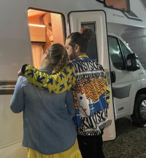 Marius Moga Instagram - 😊It’s a wrap! Mulțumim că ne-ați urmărit într-un număr atât de mare aseară și felicitări tuturor concurenților @superstarromania !
A fost o plăcere să jurizez alături de Smiley, Raluka si Carla’s Dreams. Mulțumesc echipei din emisiune și din spatele ei! 

📸 @razvanlupica 

#superstarromania #idol