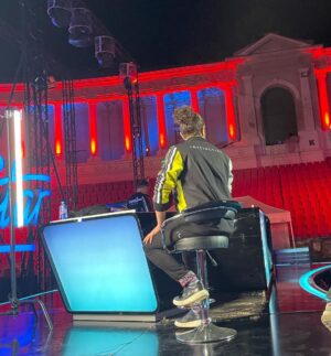 Marius Moga Instagram - 😊It’s a wrap! Mulțumim că ne-ați urmărit într-un număr atât de mare aseară și felicitări tuturor concurenților @superstarromania !
A fost o plăcere să jurizez alături de Smiley, Raluka si Carla’s Dreams. Mulțumesc echipei din emisiune și din spatele ei! 

📸 @razvanlupica 

#superstarromania #idol