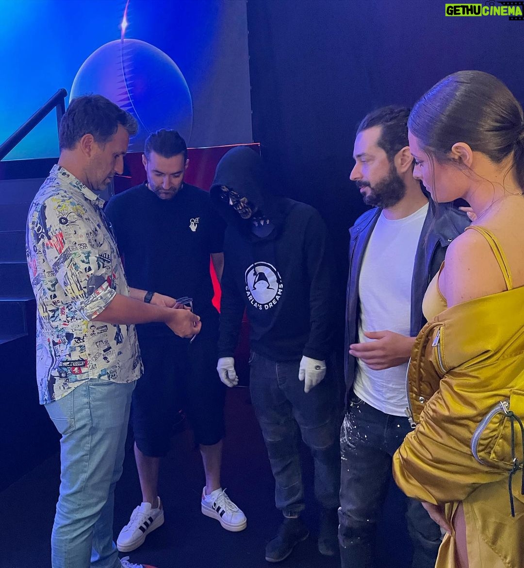 Marius Moga - 1.5K Likes - 😊It’s a wrap! Mulțumim că ne-ați urmărit într-un număr atât de mare aseară și felicitări tuturor concurenților @superstarromania !
A fost o plăcere să jurizez alături de Smiley, Raluka si Carla’s Dreams. Mulțumesc echipei din emisiune și din spatele ei!
📸 @razvanlupica
#superstarromania #idol