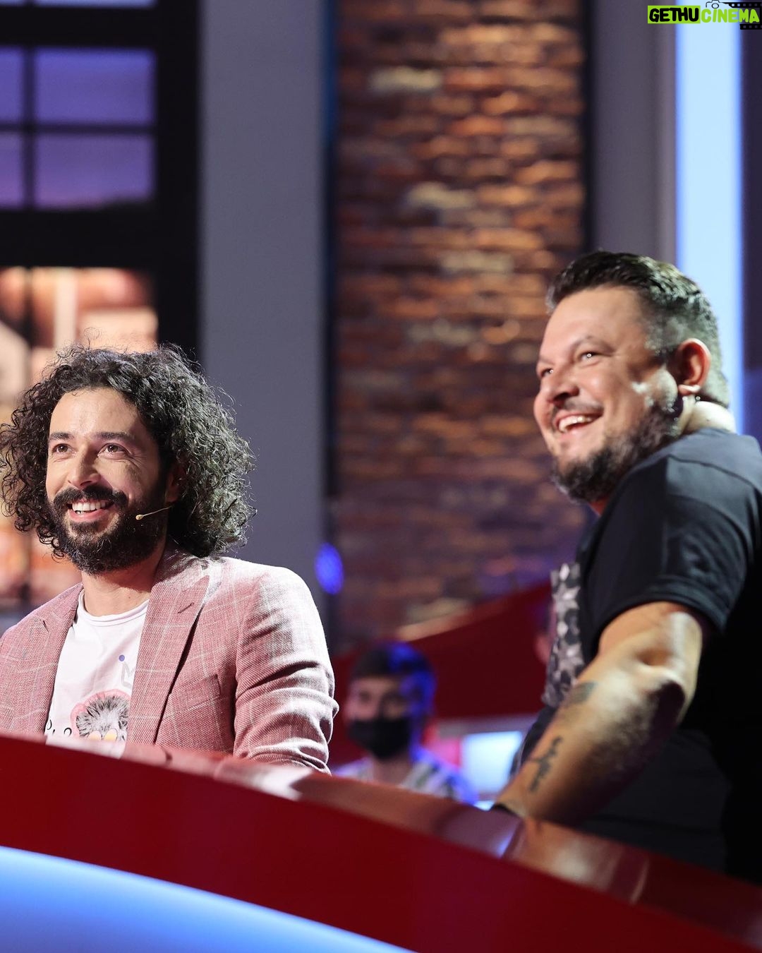 Marius Moga Instagram - Ne vedem mâine seara de la 22:30 la @showpebune pe @protv_romania ! #showpebune