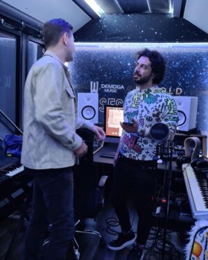 Marius Moga Instagram - Thank you, @untoldfestival, you’ve been amazing! 🤟

#UntoldSessionsbyDeMogaMusic #studiobus #NESCAFE