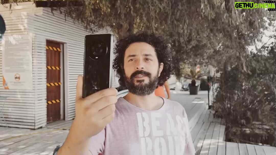 Marius Moga Instagram - HONOR your passion! Il am langa mine pe Alex Bittman — producator muzical & pasionat de experiente noi gen Wakebording! Azi @alexbittman ne arata niste cool tricks la @A2wake, filmate cu Honor Magic 4 Pro. @honor_romania @a2wake.ro #magic4pro #powerofmagic #honorromania #honoryourlife #honoryourpassion A2Wake Cable Park