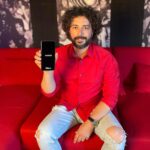 Marius Moga Instagram - Sunt pasionat de tehnologie si inovație, de aceea le folosesc creativ atât în muzică, producții video cât și în timpul meu liber. Honor vine și întâmpină nevoile și pasiunile pe care le au creatorii din România, oferindu-le tool-ul ideal: Magic4Pro #honoryourpassion #gobeyond #thepowerofmagic